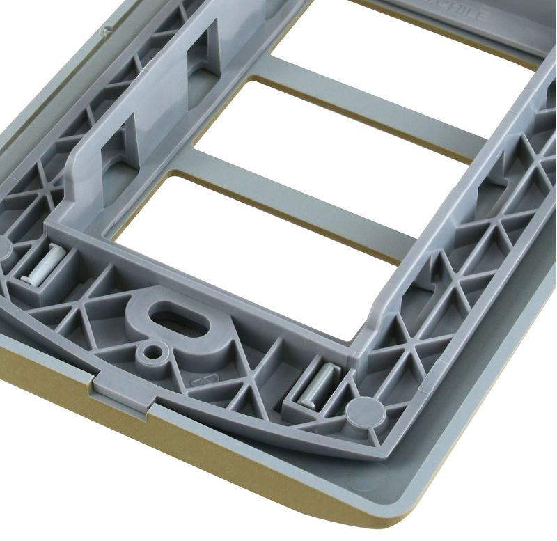 Placa 3 Puestos C/Soporte Dorada Genesis MWD130407443